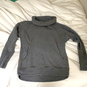 Lululemon sweatshirt gray size 6